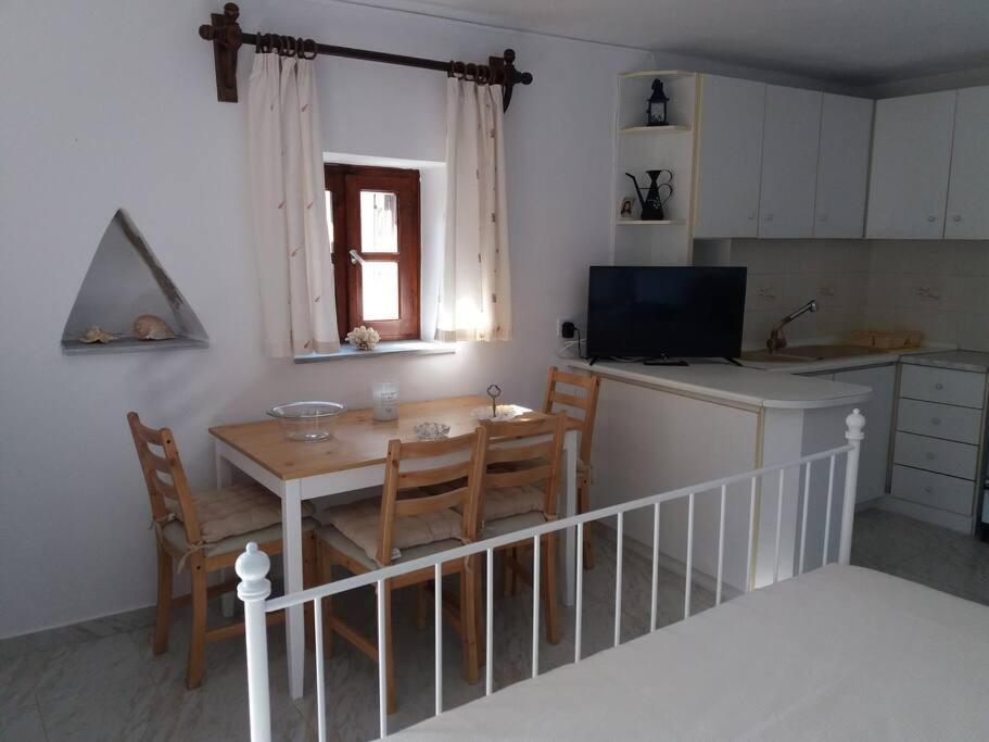 Grandpa Simos' Traditional Guest House Agios Romanos Ngoại thất bức ảnh