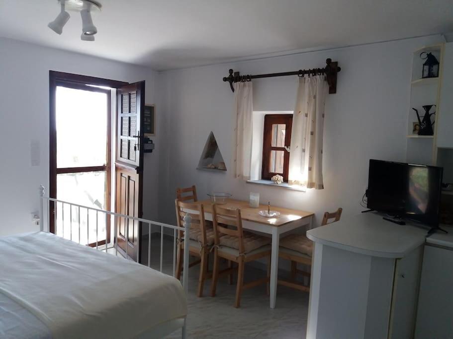 Grandpa Simos' Traditional Guest House Agios Romanos Ngoại thất bức ảnh