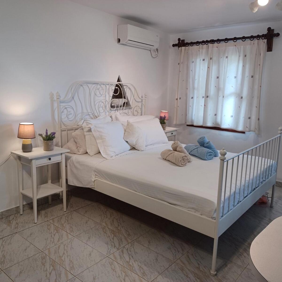 Grandpa Simos' Traditional Guest House Agios Romanos Ngoại thất bức ảnh
